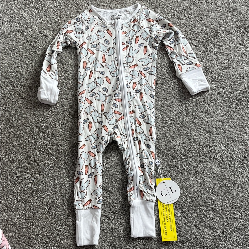Caden Lane Bunny Print Kids Footie - White and blue